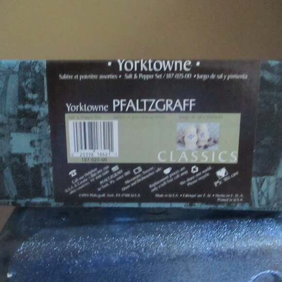 Pfaltzgraff Yorktown Salt & Pepper Shakers W/Stoppers Vintage NWT Original Box - Picture 5 of 5